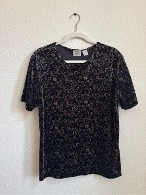 NWB Casuals Vintage Velvet Short Sleeve